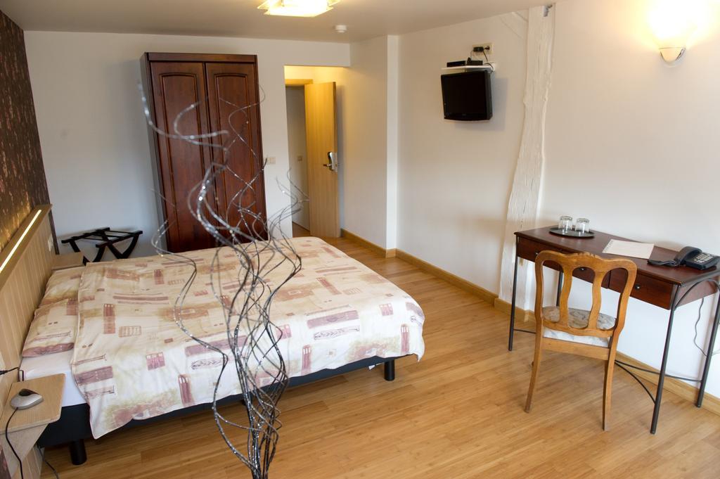 Auberge Saint-Martin Orchimont Pokoj fotografie
